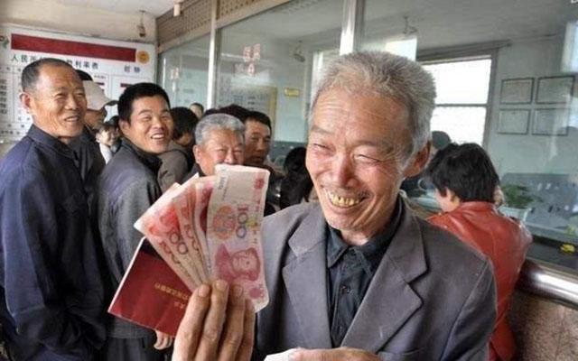 澳門二四六天天資料大全2023,策略調(diào)整改進(jìn)_DWK29.191流線型版