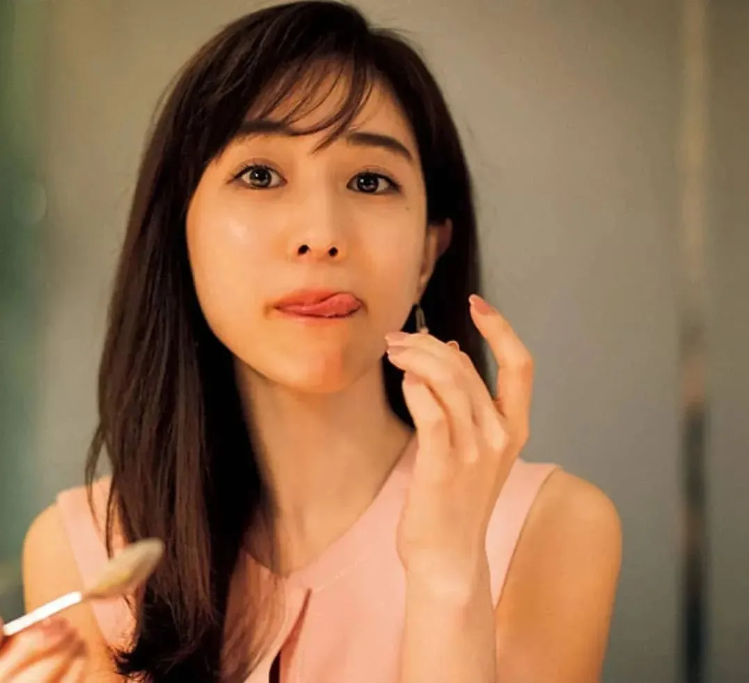 內(nèi)田美奈子時尚潮流追蹤與學(xué)習(xí)指南，最新時尚趨勢詳解