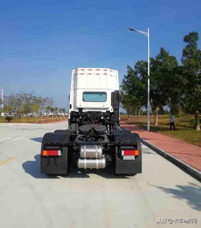 最新款進(jìn)口日野700內(nèi)飾深度解析與獨家體驗