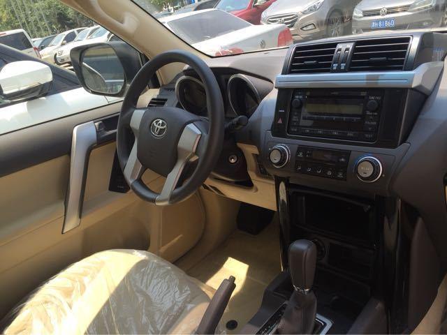 霸道2700中東版最新報價揭秘，一段溫馨的購車之旅啟程