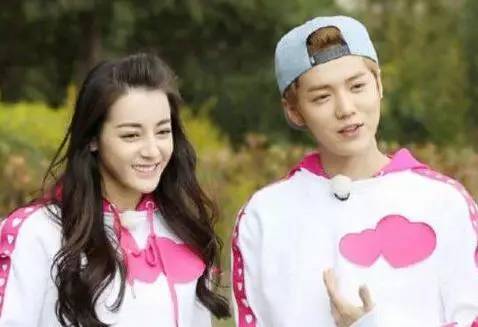 鹿晗迪麗熱巴最新旅行探索視頻，自然美景中的心靈尋覓之旅