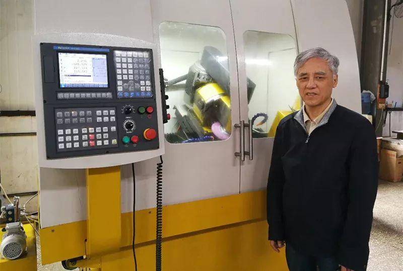 最新式機器人,科技巔峰之作,生活變革的先鋒