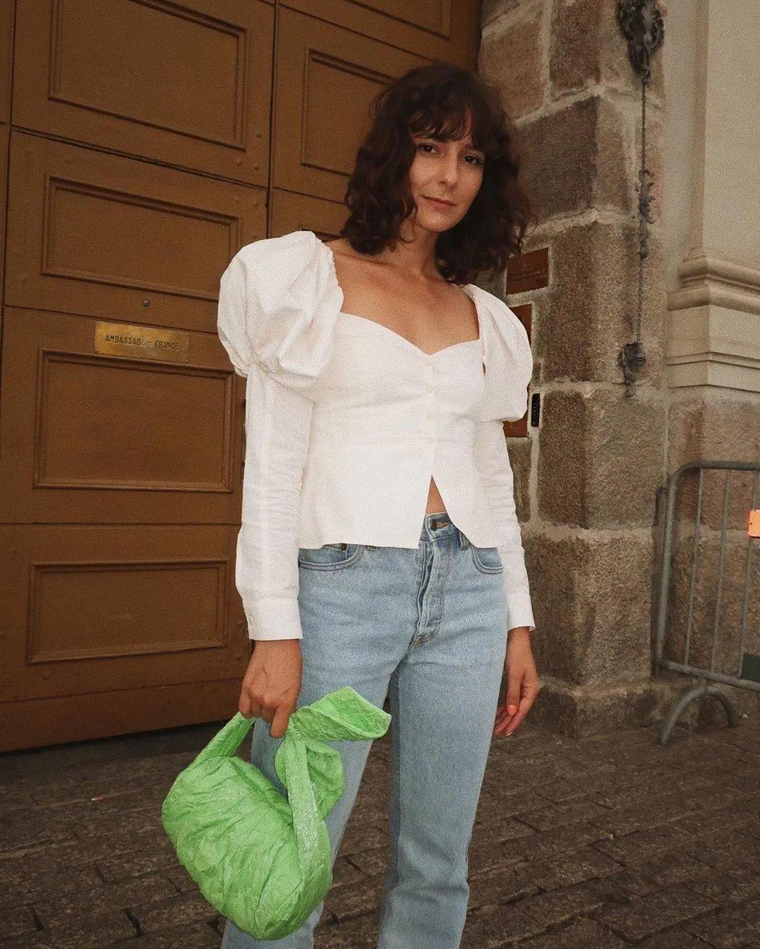 夏季梨形身材穿搭指南,最新時(shí)尚溫馨日常搭配推薦