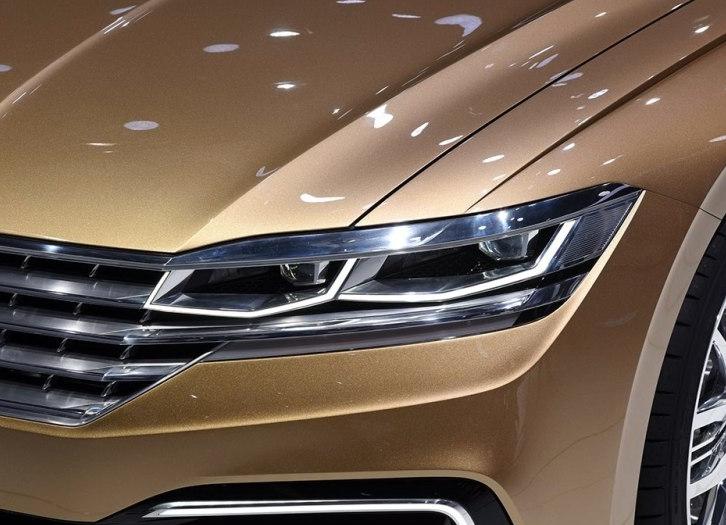 奔馳E級新車上市,選購指南與體驗重點