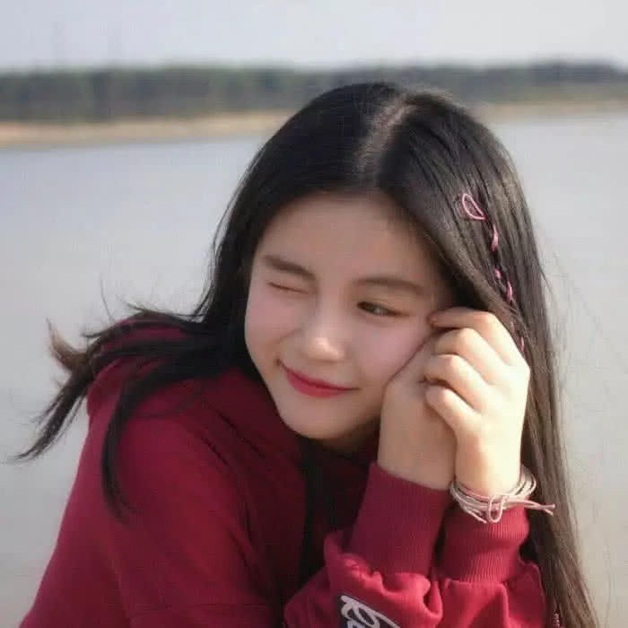 女性頭像新款,友情的色彩與溫馨日常的魅力風采