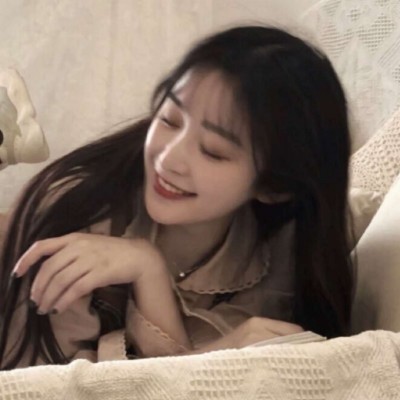 女性頭像新款,友情的色彩與溫馨日常的魅力風采