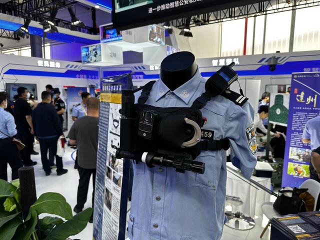 最新警用裝備展示,科技智能守護未來安全防線