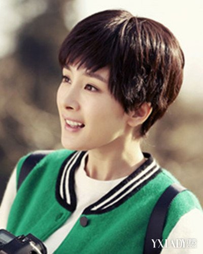 ??楊冪最新短發造型亮相,魅力逼人!