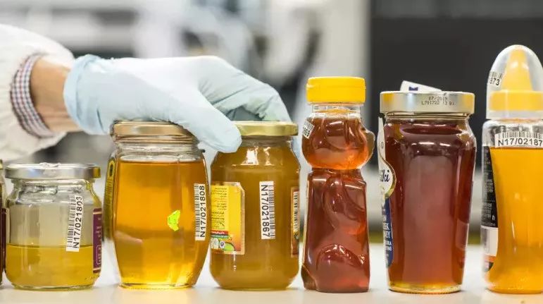 不合格蜂蜜事件曝光,自然美景背后的警示之旅