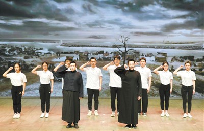 演員鐘華，炸裂演技，魅力四射的熒幕魅力之星