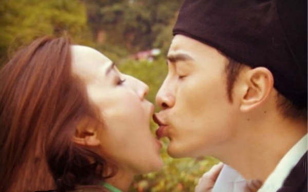 明星親嘴視頻，自然美景下的浪漫之旅，探尋內心的寧靜與平和