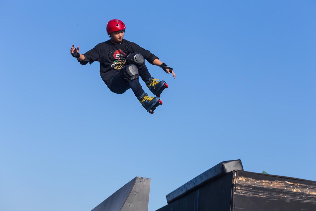 速度與激情的碰撞,極限輪滑比賽挑戰極限,展現輪滑盛宴