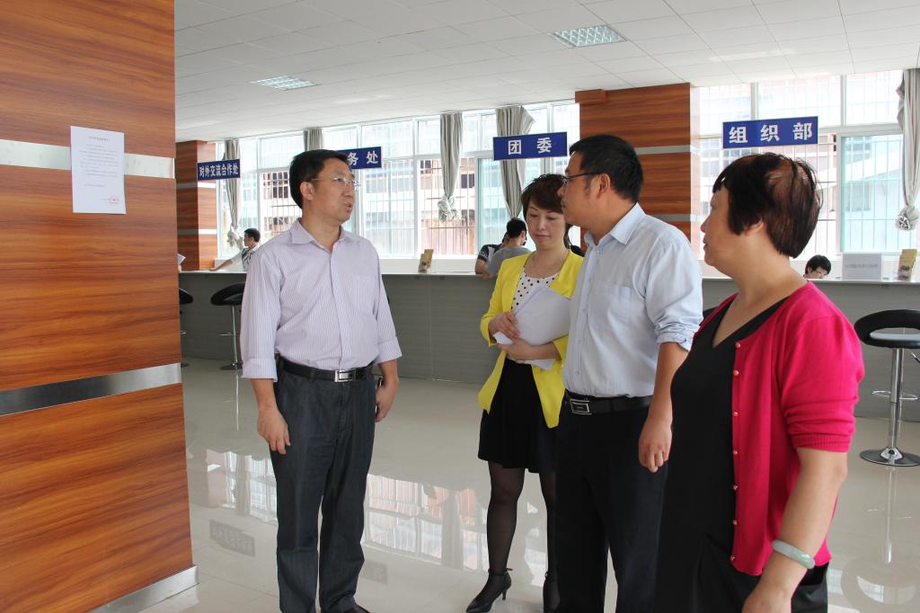 嚴(yán)書記最新動(dòng)態(tài)更新,關(guān)注嚴(yán)書記的最新行動(dòng)