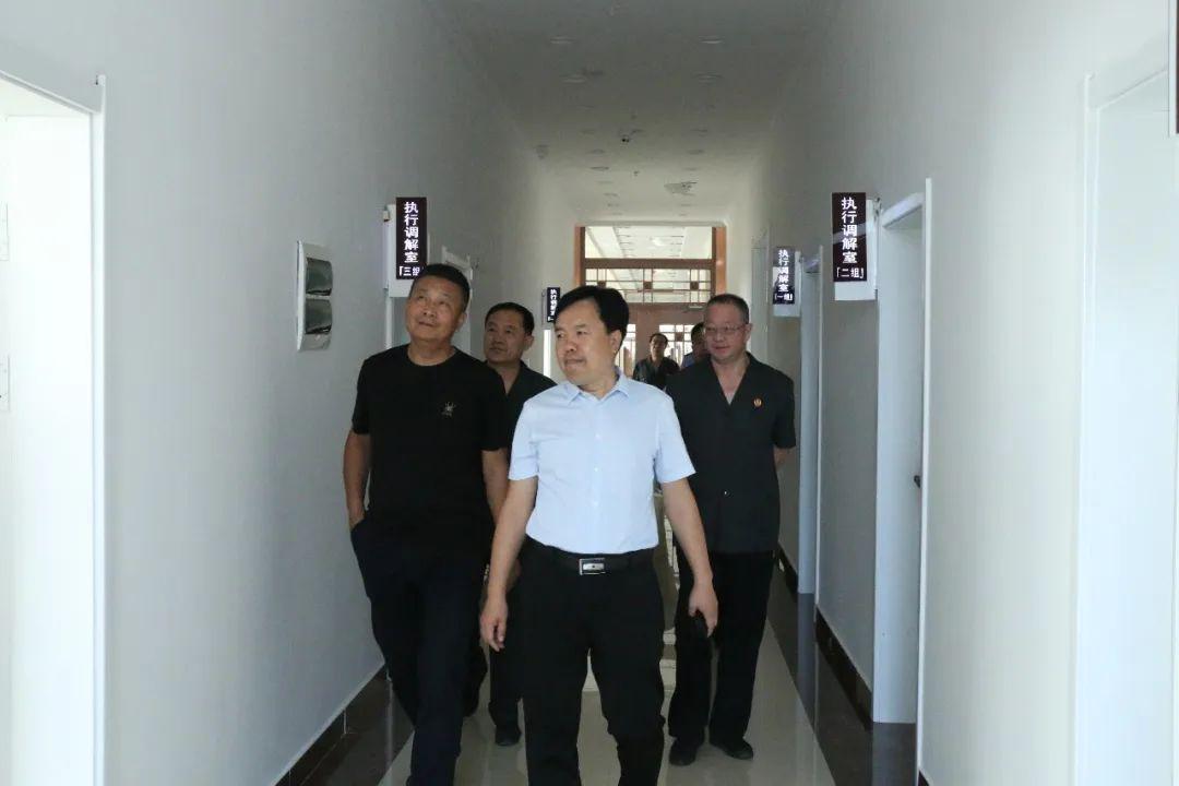 最新貸款資訊與小明的貸款之旅,友情溫暖光芒的照耀