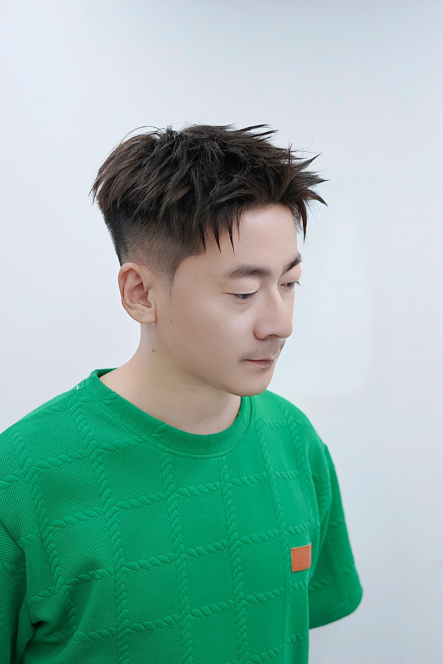 最新款發型男，潮流趨勢與個人立場的探討與探索