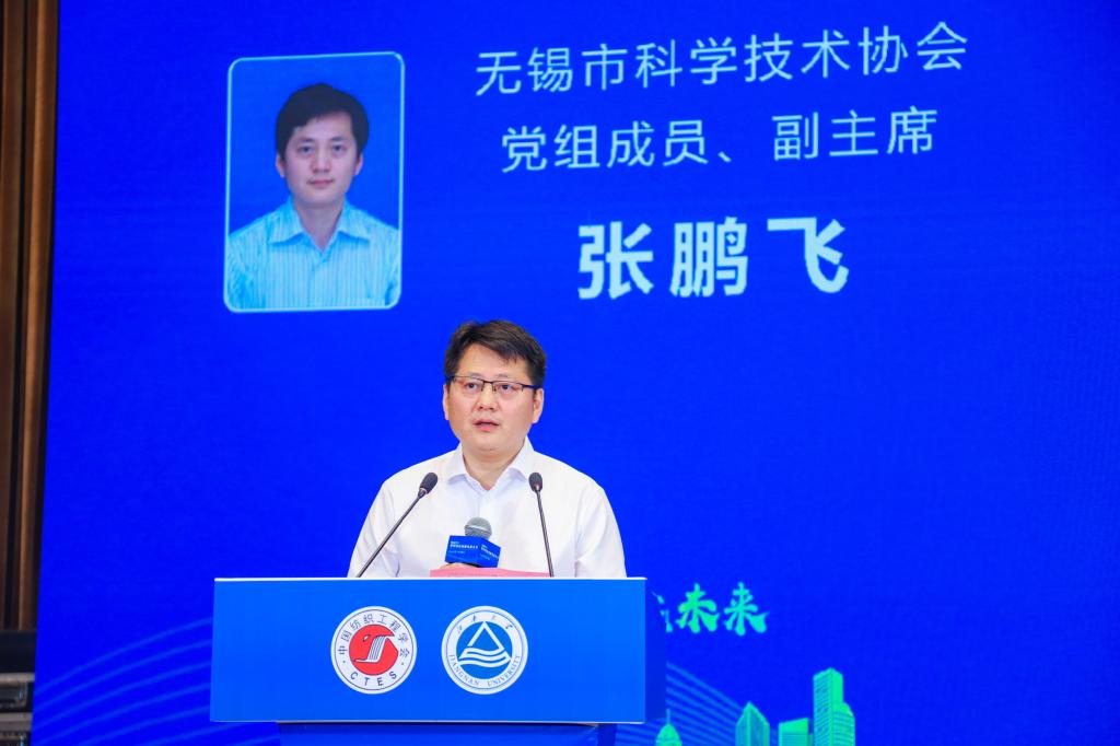 權(quán)謀張鵬飛的最新動態(tài),小巷中的獨(dú)特風(fēng)味探索之旅揭秘