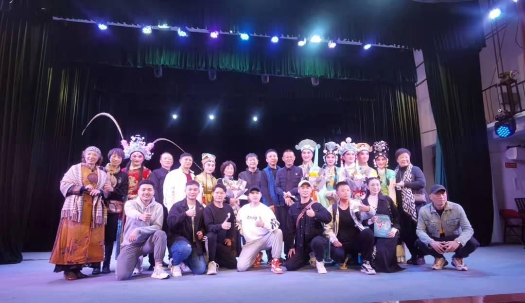 井溪演員，演藝之路的閃耀之星