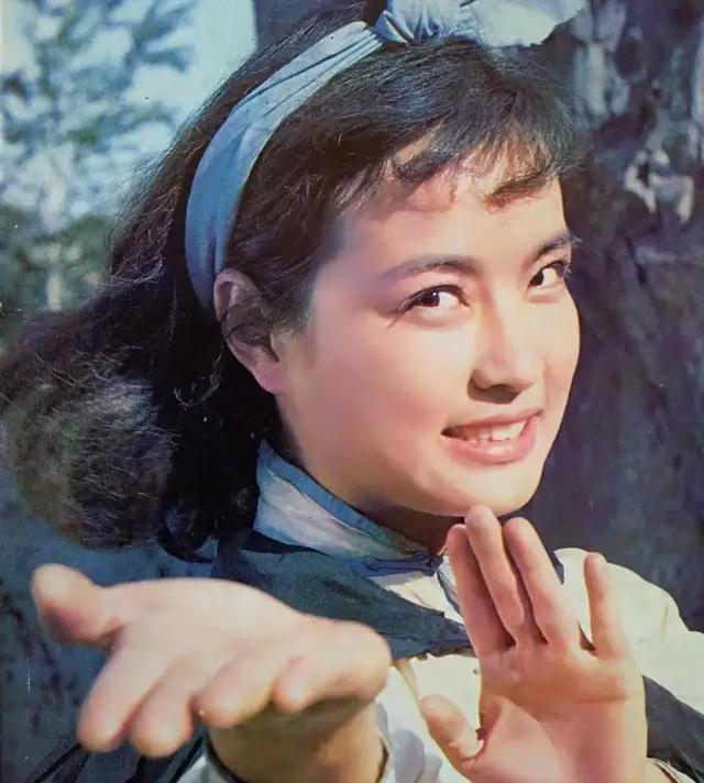 電影演員的日常,友情、熱愛與舞臺上的魔法之旅