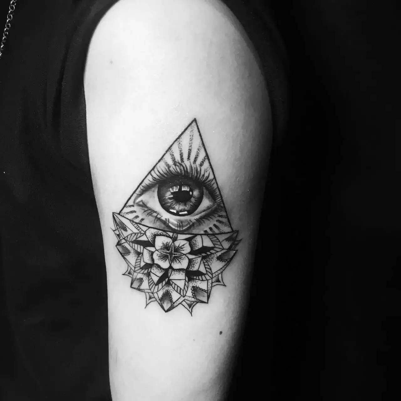 花臂紋身價(jià)格,時(shí)代印記與個(gè)人選擇的交融