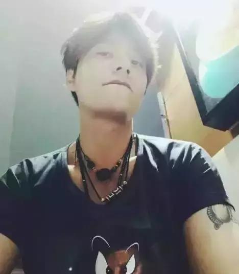 明星與佛珠,信仰與時尚的完美交融