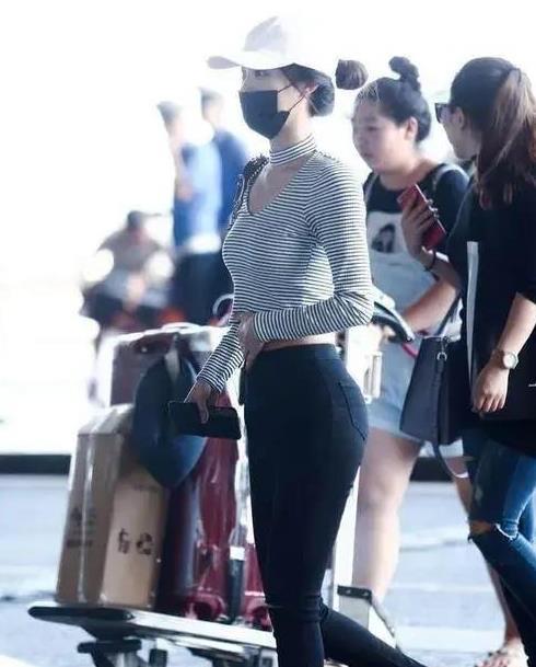 明星臀的形態(tài)之美與健康追求之道