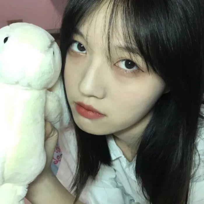 精選女性流行網(wǎng)名推薦，引領(lǐng)潮流風(fēng)尚到2025年