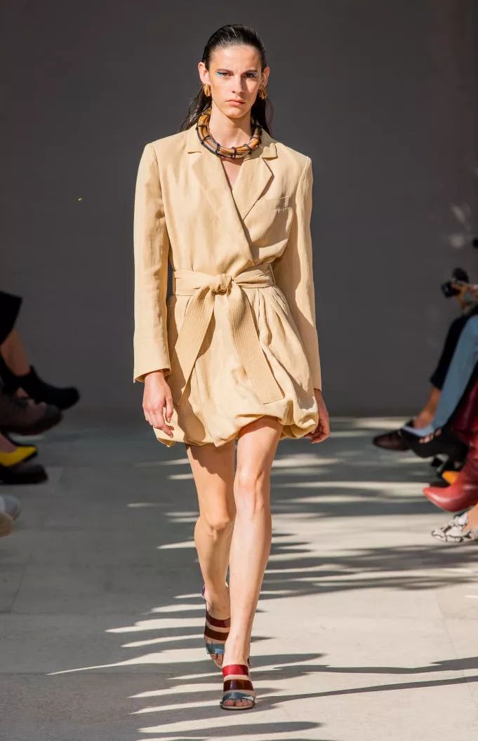 最新女裝流行趨勢,時尚力量引領自我重塑之旅