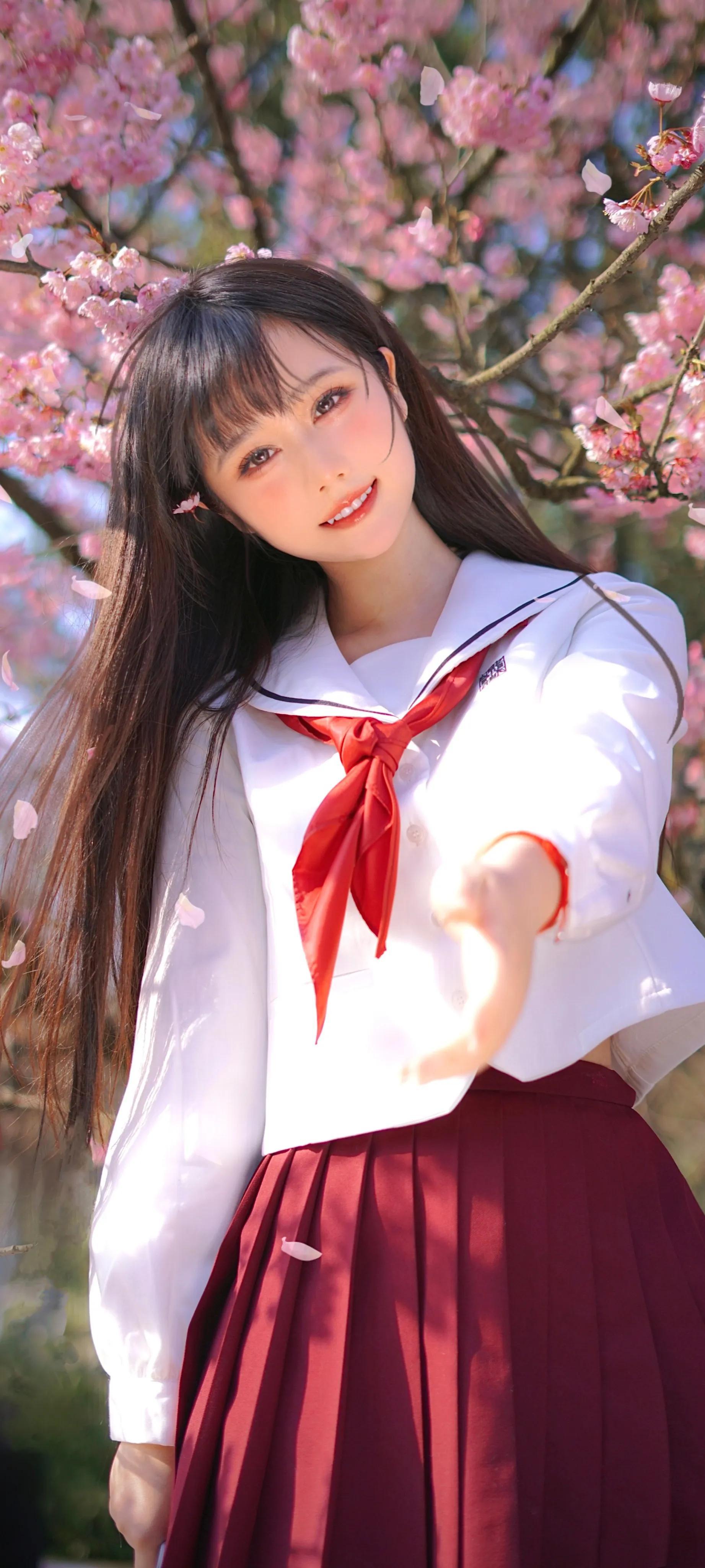 花校園最新動(dòng)態(tài)，青春色彩綻放時(shí)刻！