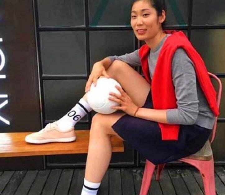 女排專訪揭秘,力量變遷與自信成就之源