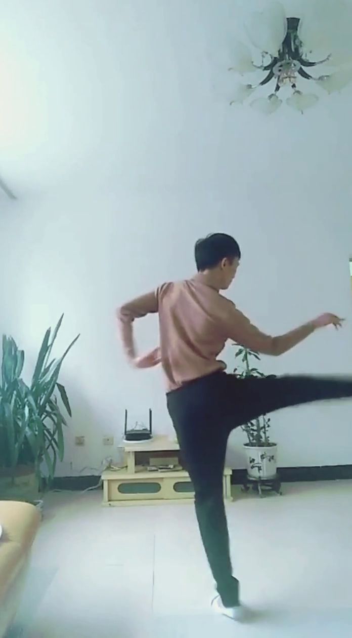 最新舞姿，舞動自信，擁抱變化的力量