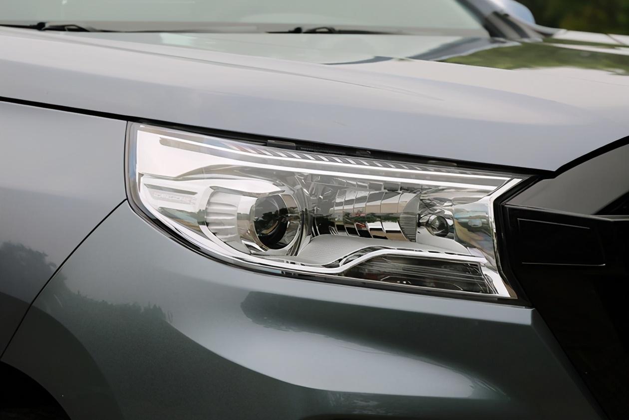 最新自動皮卡,自然美景的探索之旅