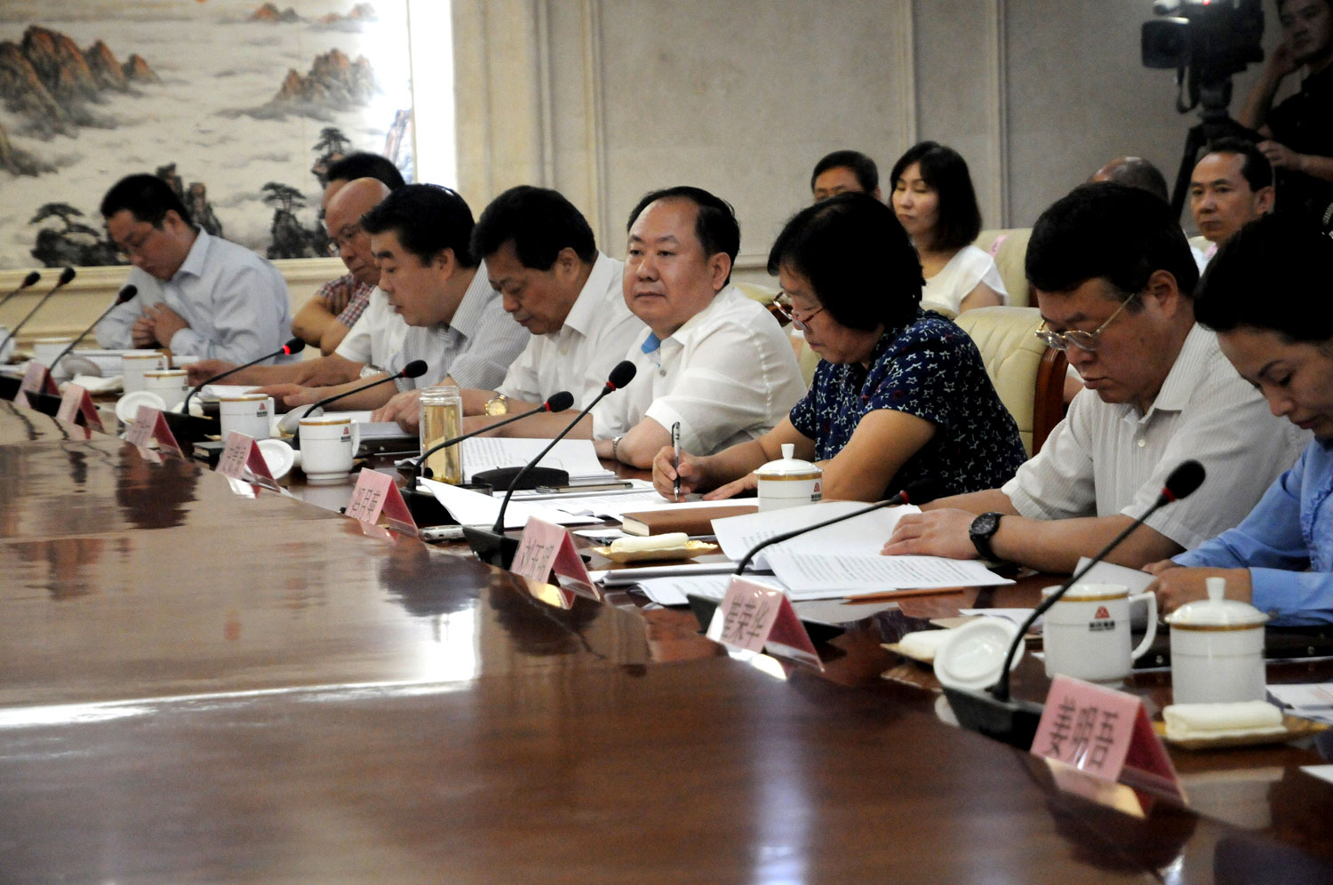 婁書記最新動(dòng)態(tài),小紅書熱議話題聚焦其最新發(fā)展 ??