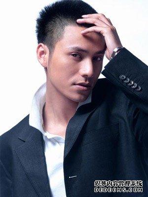 陳坤最新發型潮流指南,打造魅力發型的步驟與秘訣